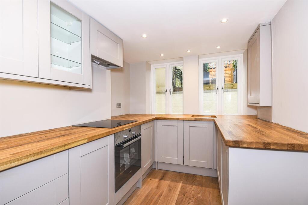 Apartment in London - View 5