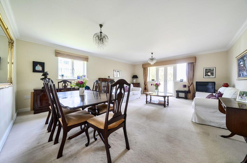 Apartment in Tunbridge Wells, Kent - View 5