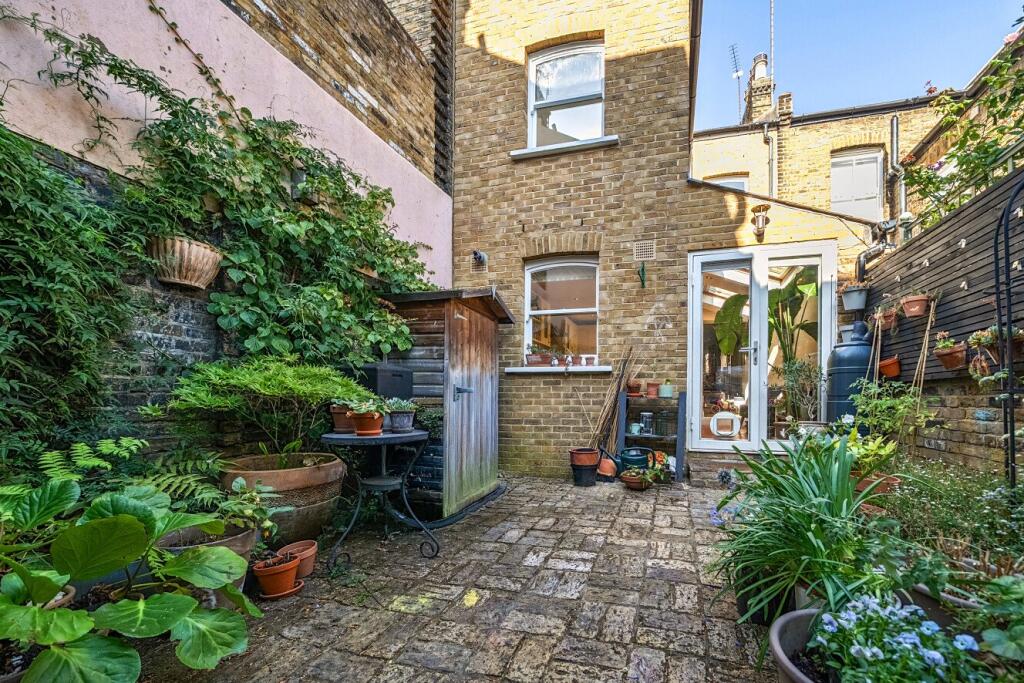 House in London - View 5