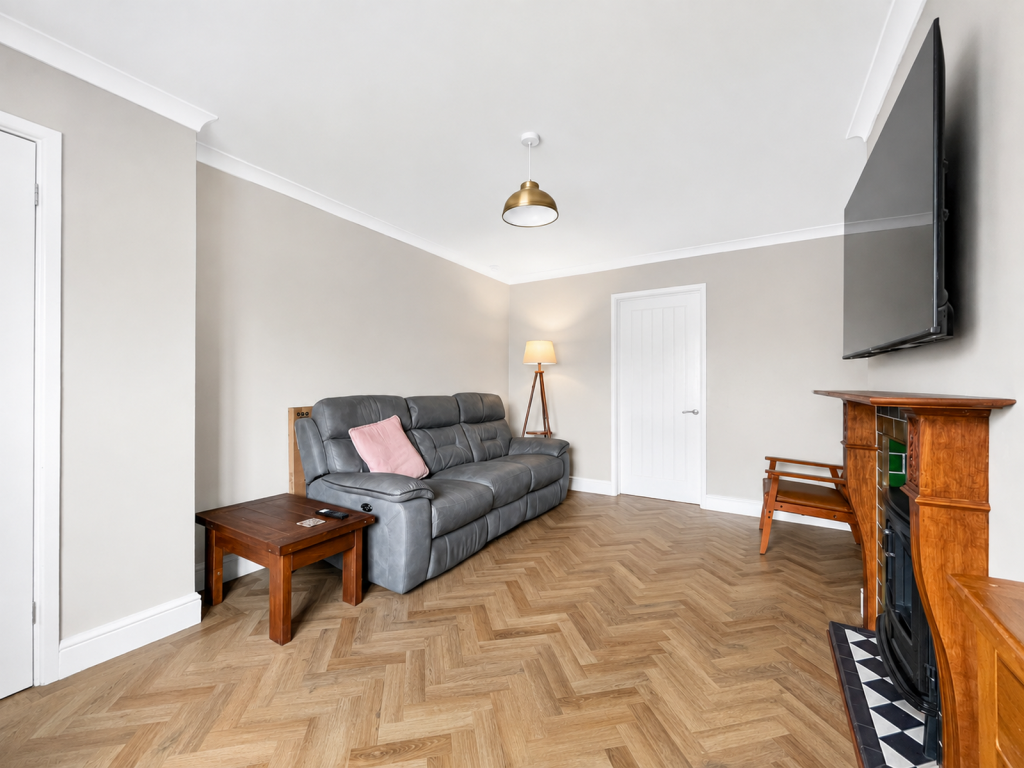 House in Cardiff, Llanharan - More