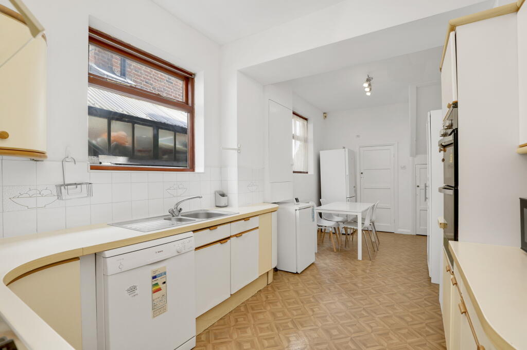 House in London - View 5