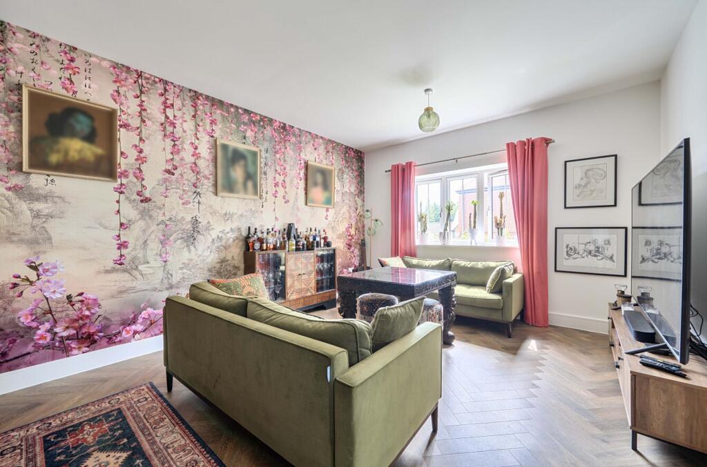2 Green Drive, Etchinghill, CT18 photo 4