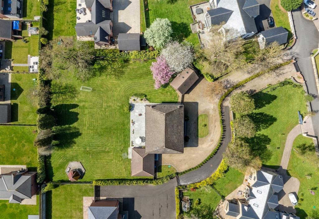 The Avenue, Medburn, NE20 photo 2