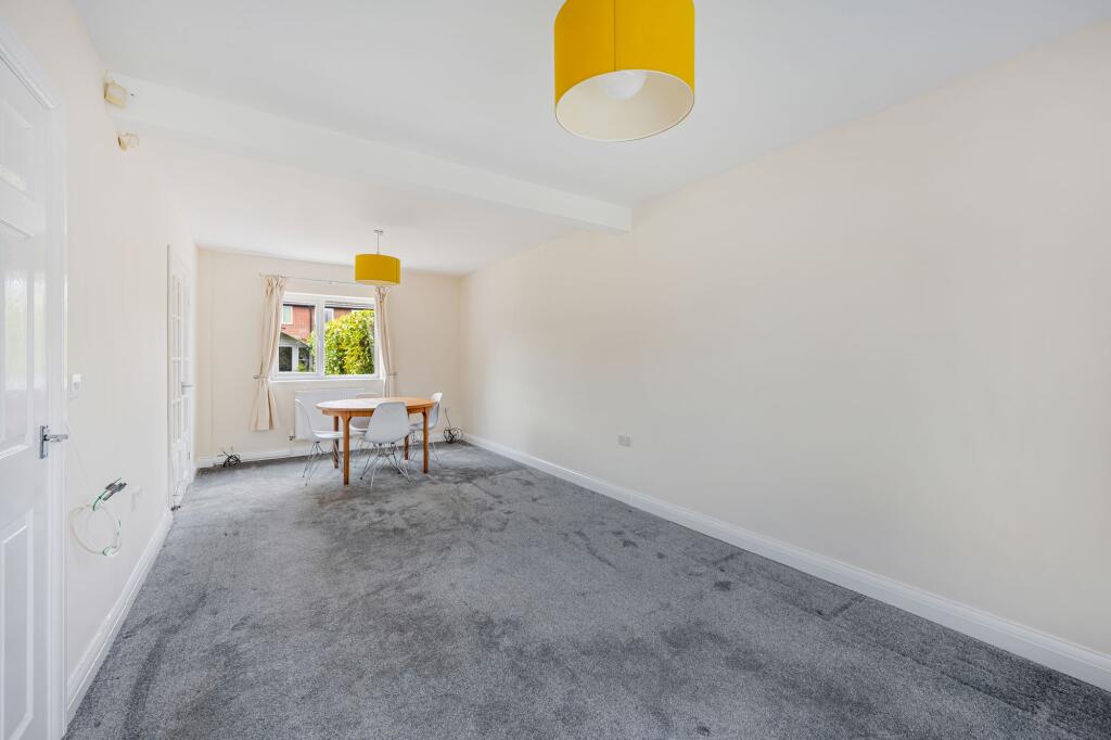 Marlow Drive, Handforth, SK9 photo 2