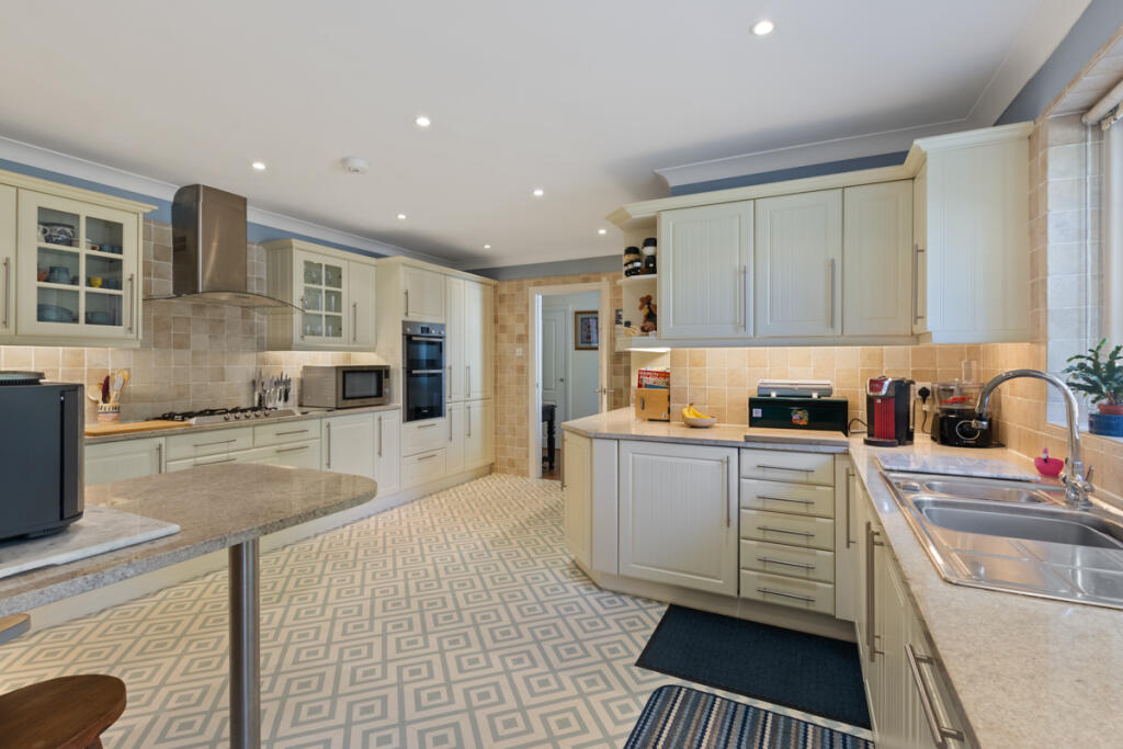 House in Portsmouth - More