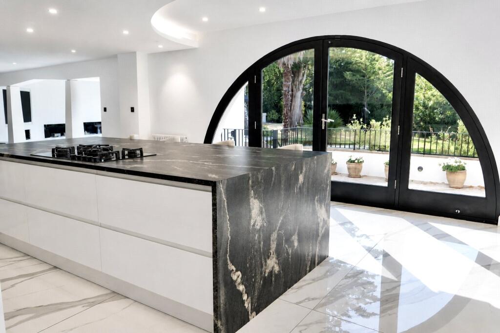 House in London, Totteridge - View 5