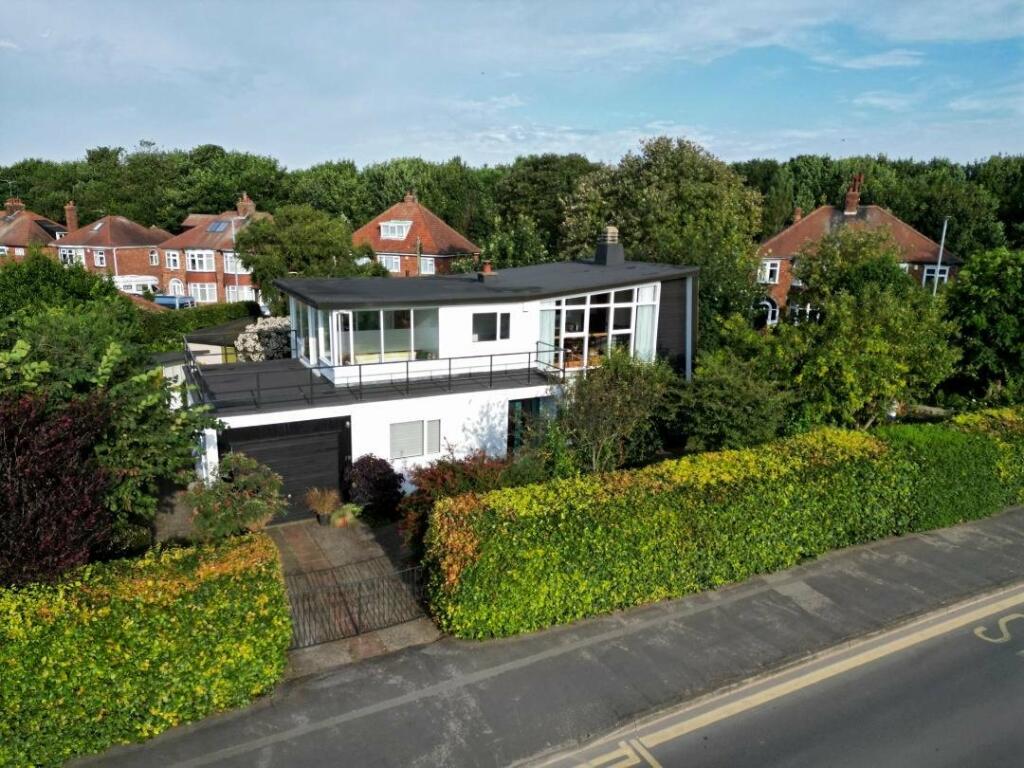 3-bed detached on Lime Kiln Lane, Bridlington, East Yorkshire, YO15, £654,950