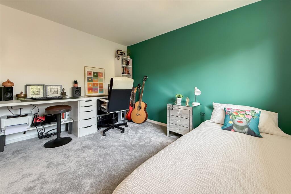 Additional image 20 of Knowle Drive, Harpenden, Hertfordshire, AL5