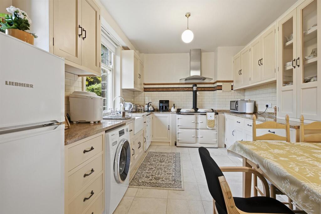 House in Kirklees, Shelley, Kirkburton - View 5