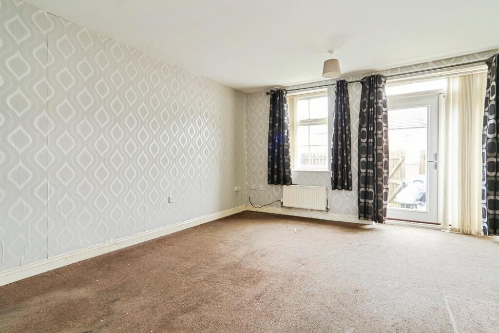 House in Bradford, Bingley - View 3