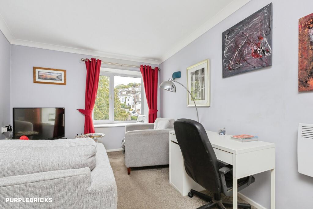 Apartment in Torquay, Torbay - View 3