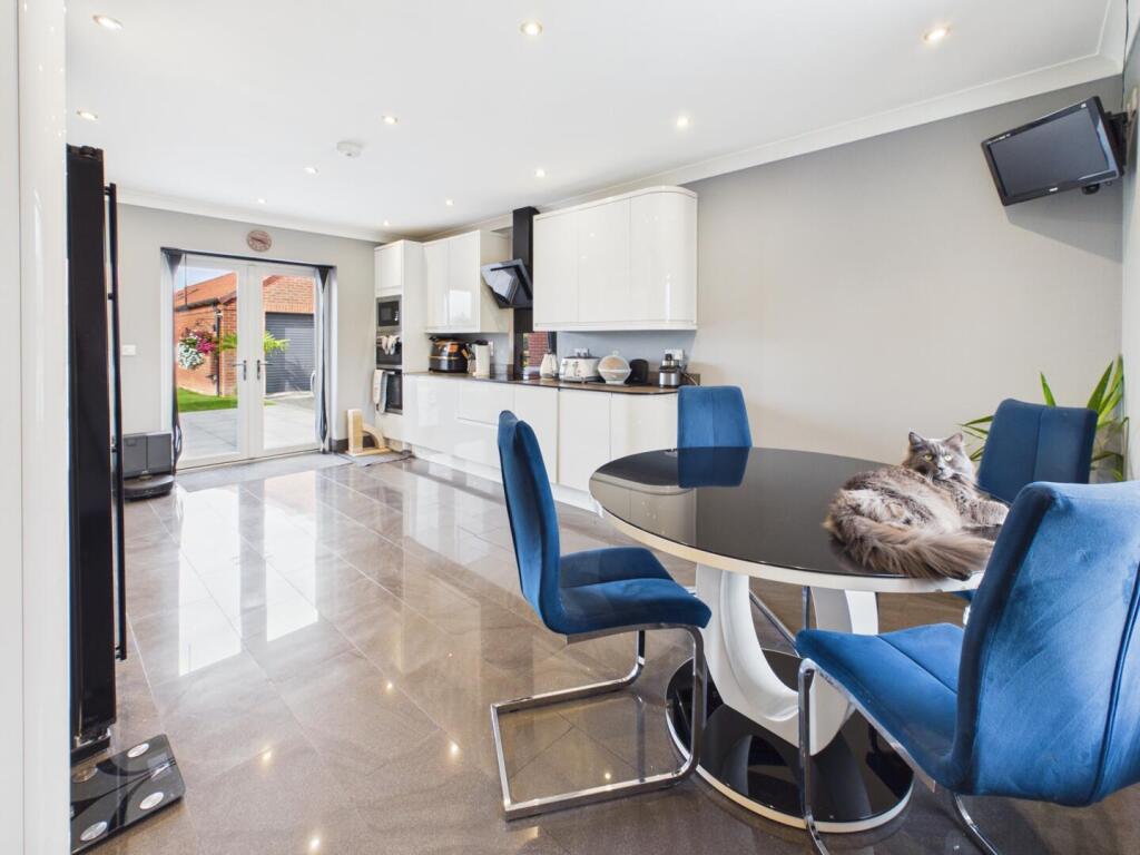 House in East Lindsey, Horsington - More