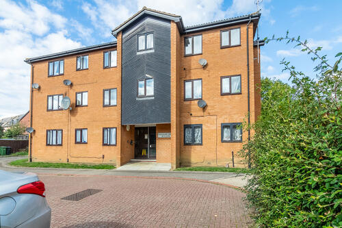 1-bed flat on Stagshaw Drive, Peterborough, PE2, £57,000