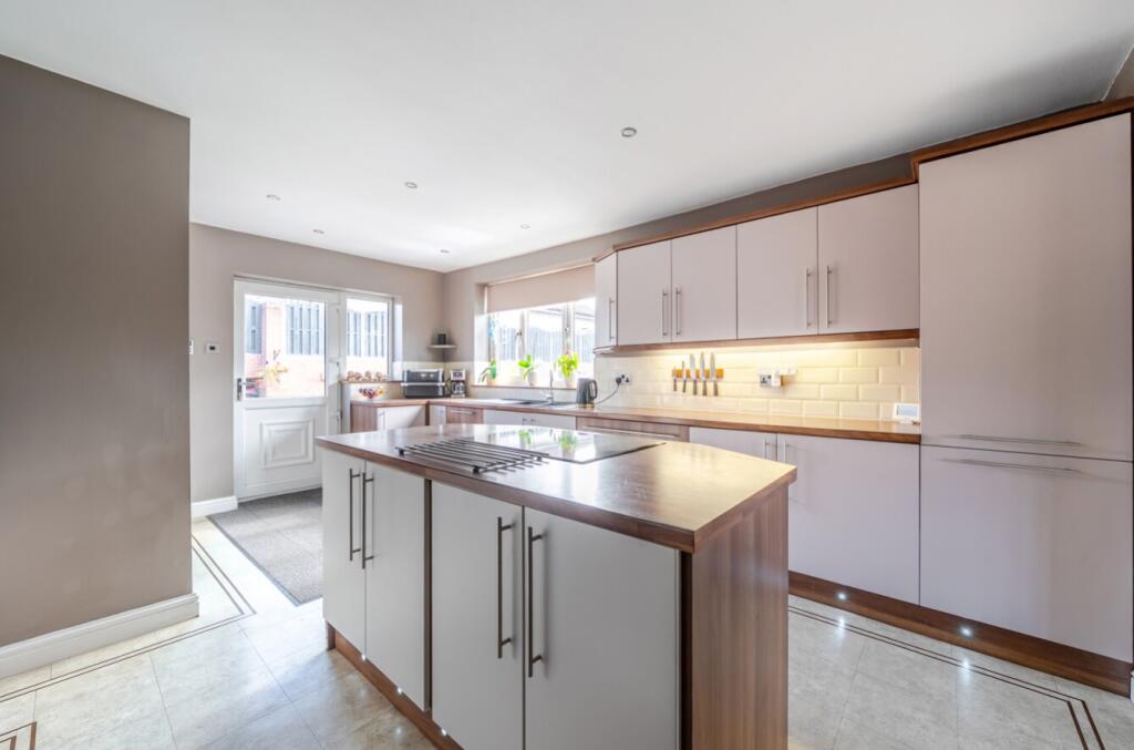 House in Rotherham, Wales - View 4