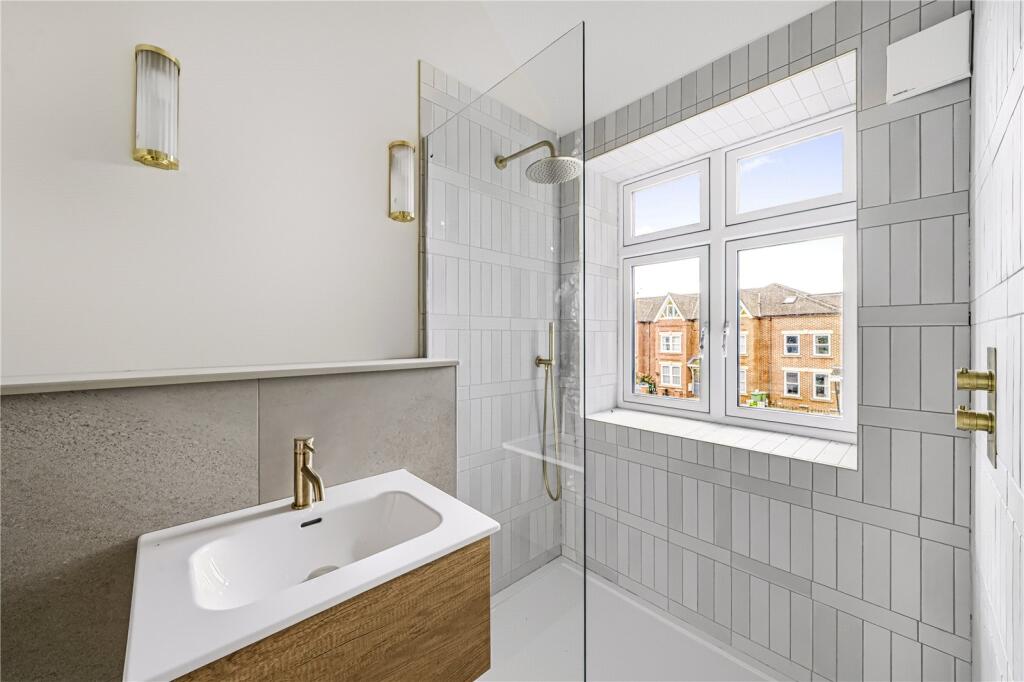 Apartment in London - View 3