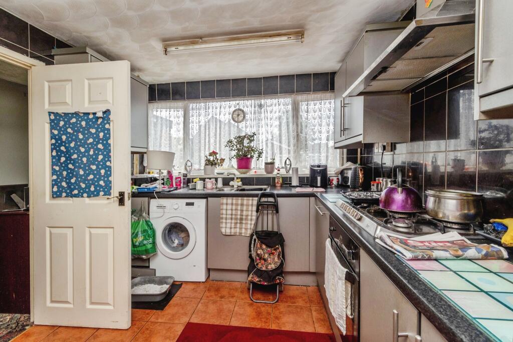 House in Walsall, West Midlands - View 2