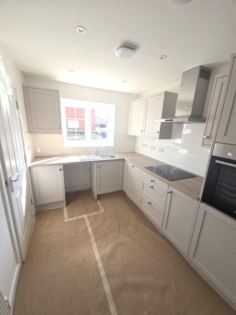 Main image of property: 107 Hayloft Way, Nuneaton, Warwickshire, CV11