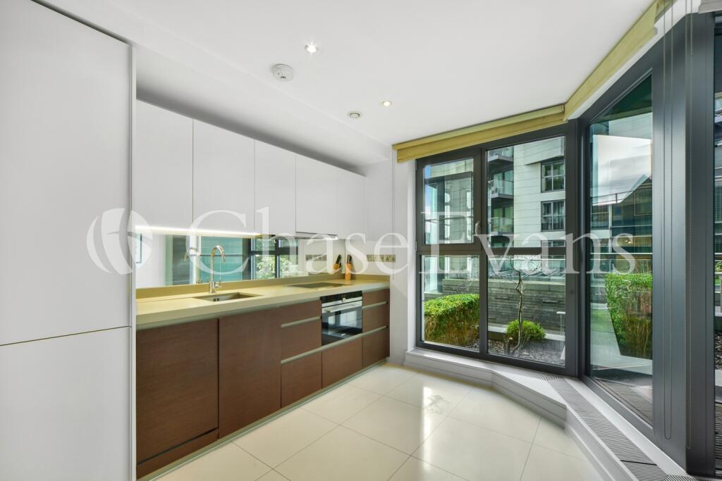 Apartment in London - View 5