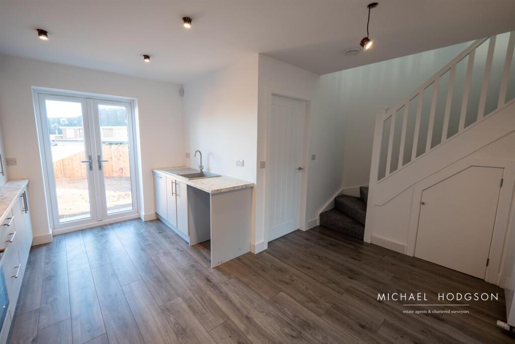 Rotherfield Square, Redhouse, Sunderland photo 4