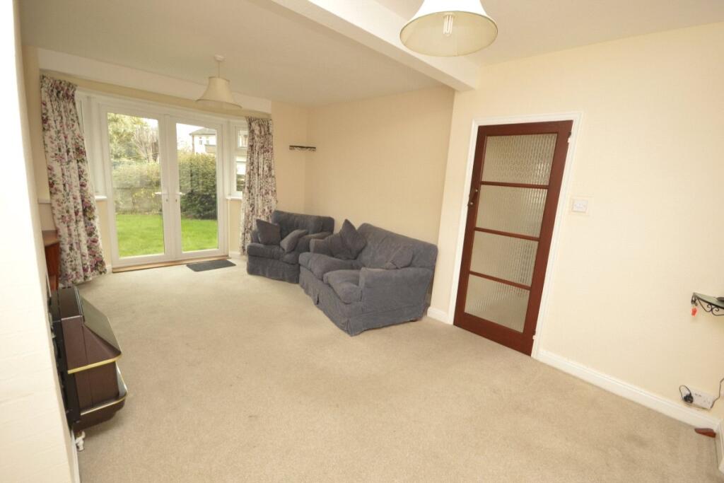 Hall Farm Drive, Whitton, Twickenham, TW2 photo 3