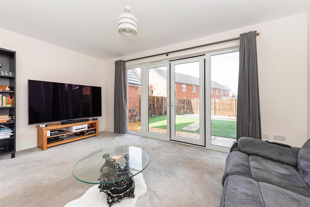 House in Waterlooville, Newlands - View 3