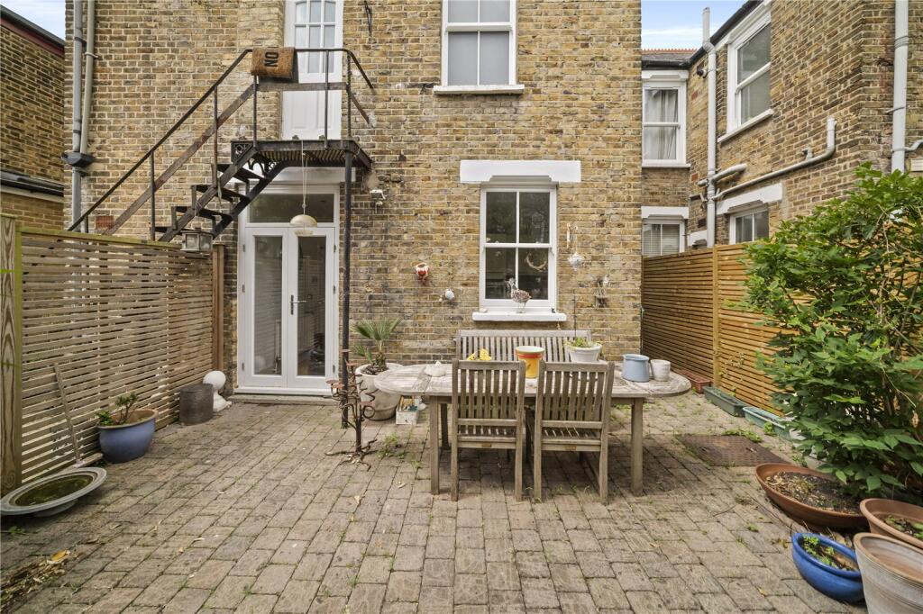 Apartment in London - View 5