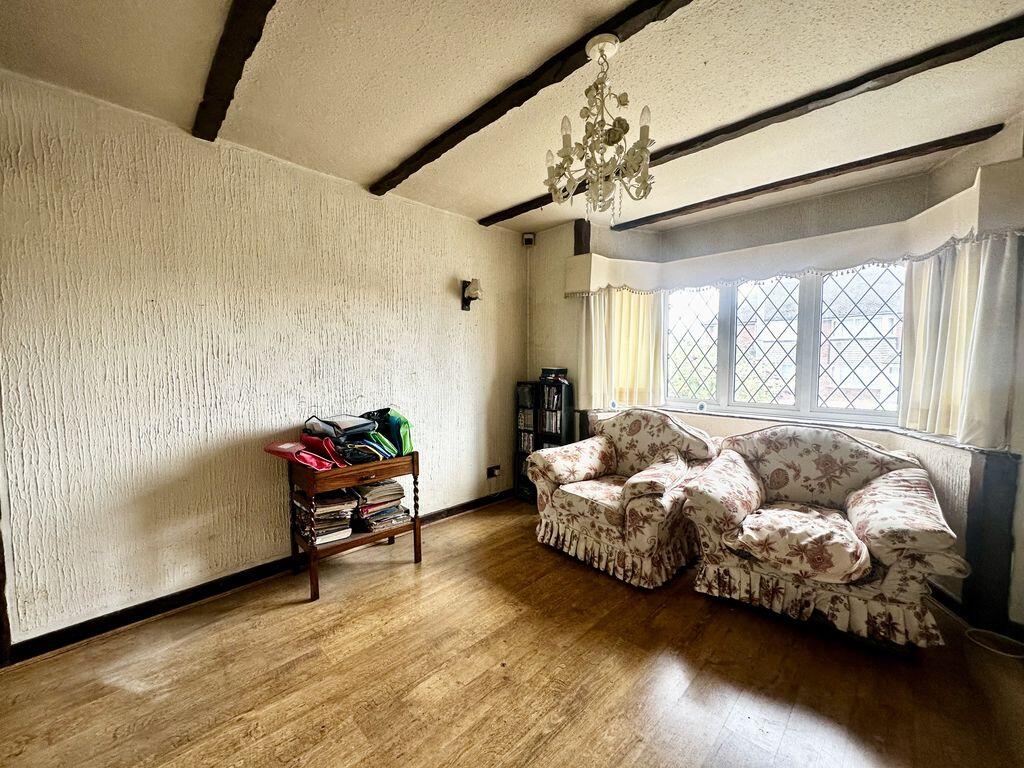 House in Walsall, Pheasey - More