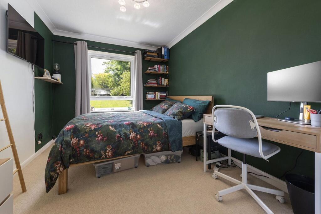 Apartment in Sutton - More