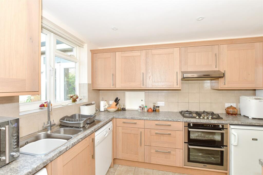 Sunte Avenue, Lindfield, Haywards Heath, West Sussex photo 4
