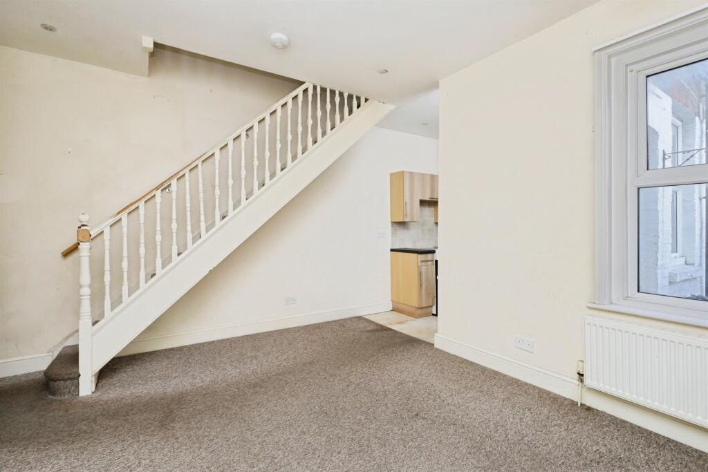 Dursley Road, Eastbourne photo 3