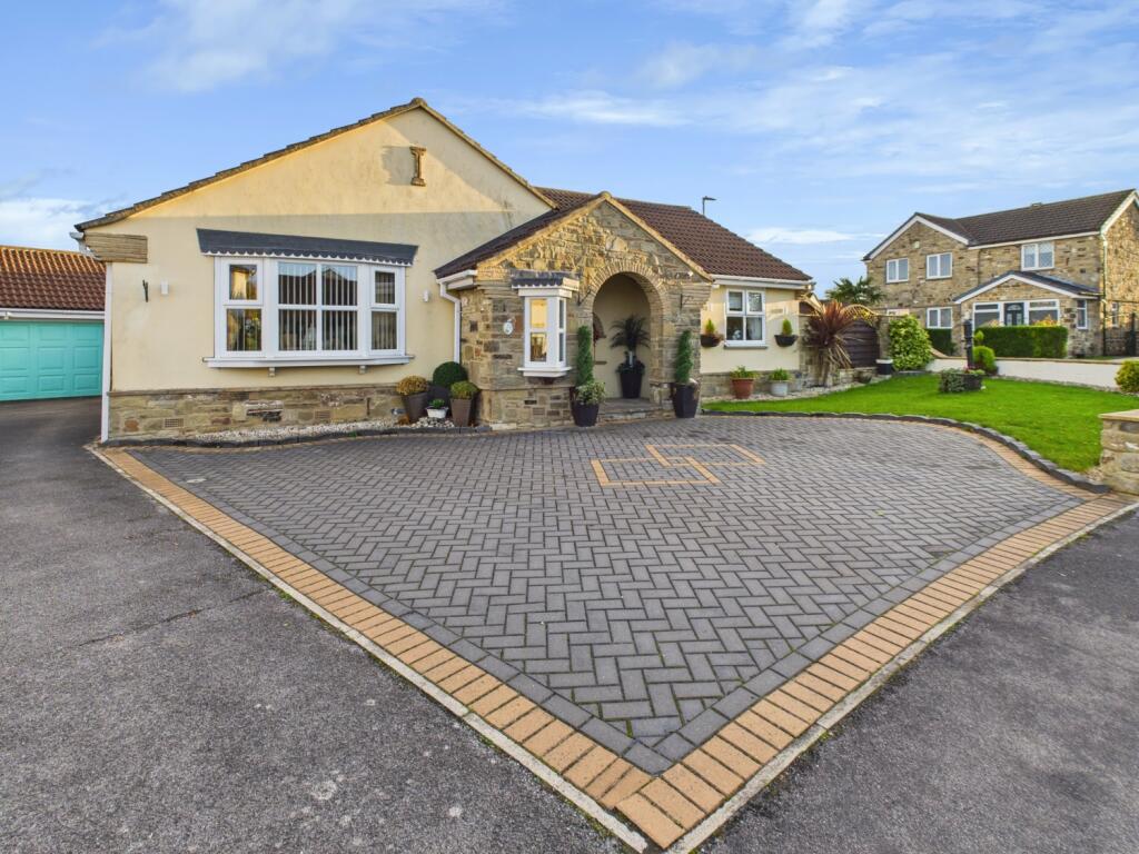 Main image of property: Meadowgate Drive, Lofthouse, Wakefield, West Yorkshire, WF3