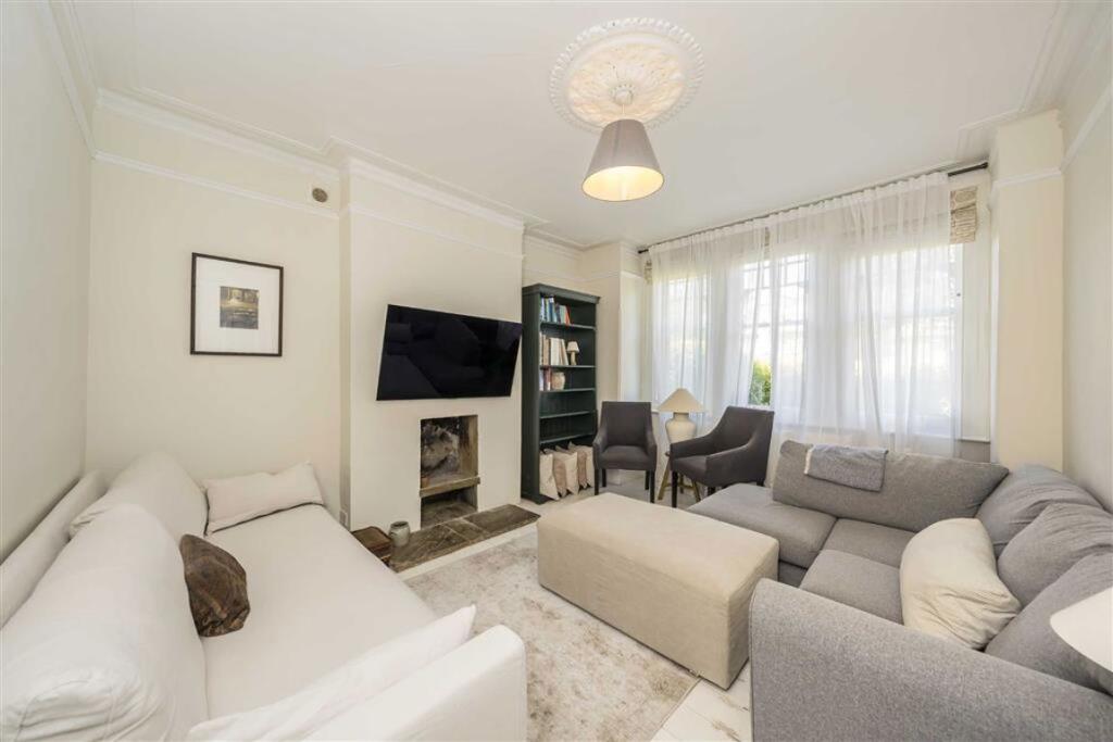 Apartment in London - View 2