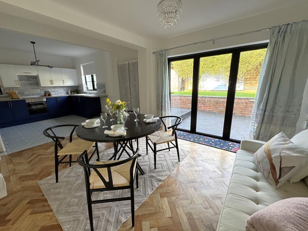 Burton Road, Castle Gresley, DE11 - More