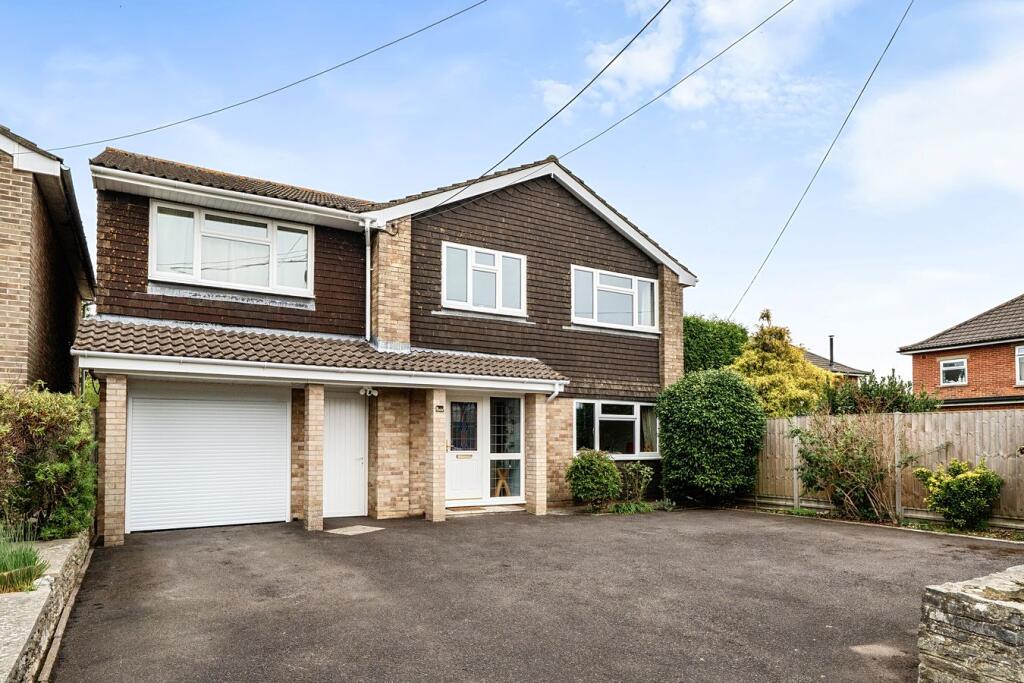 Main image of property: Park Avenue, Lymington, SO41