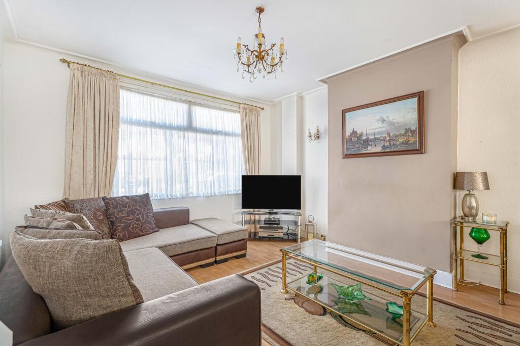 House in London - View 2