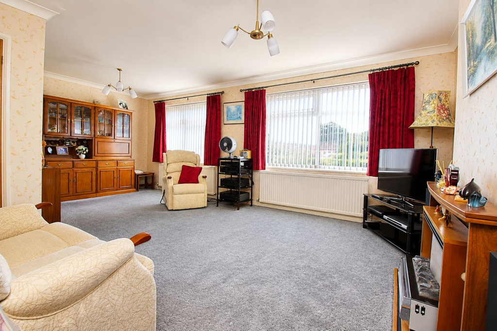 Mowbray Crescent, Stotfold, Hitchin, SG5 photo 3
