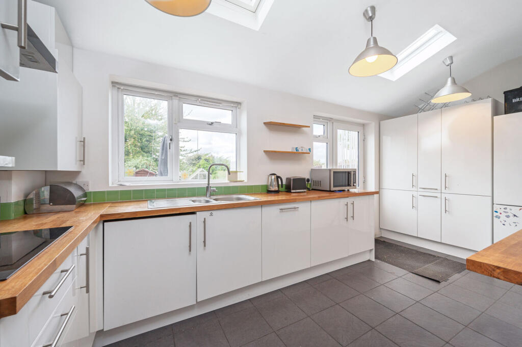 House in London - View 2