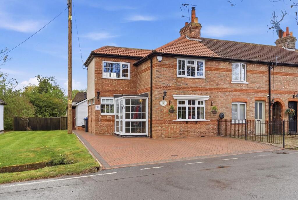 Main image of property: Weald Hall Lane, Thornwood, CM16