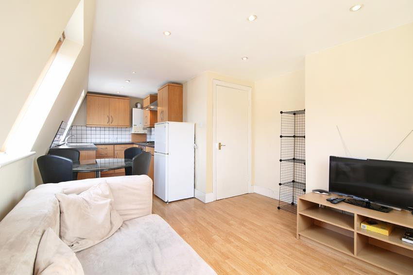 Apartment in London - View 3