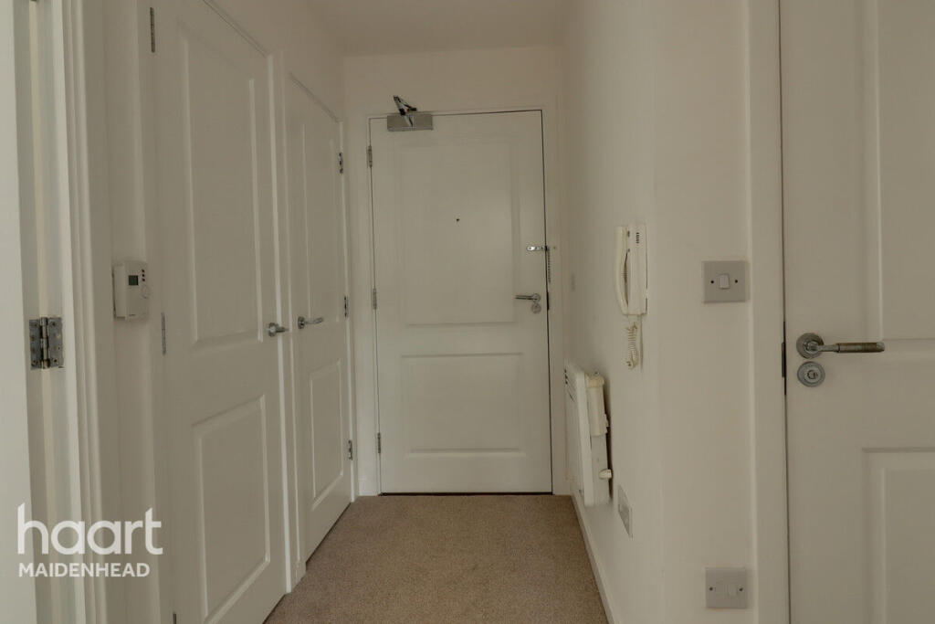 Apartment in Slough - View 2