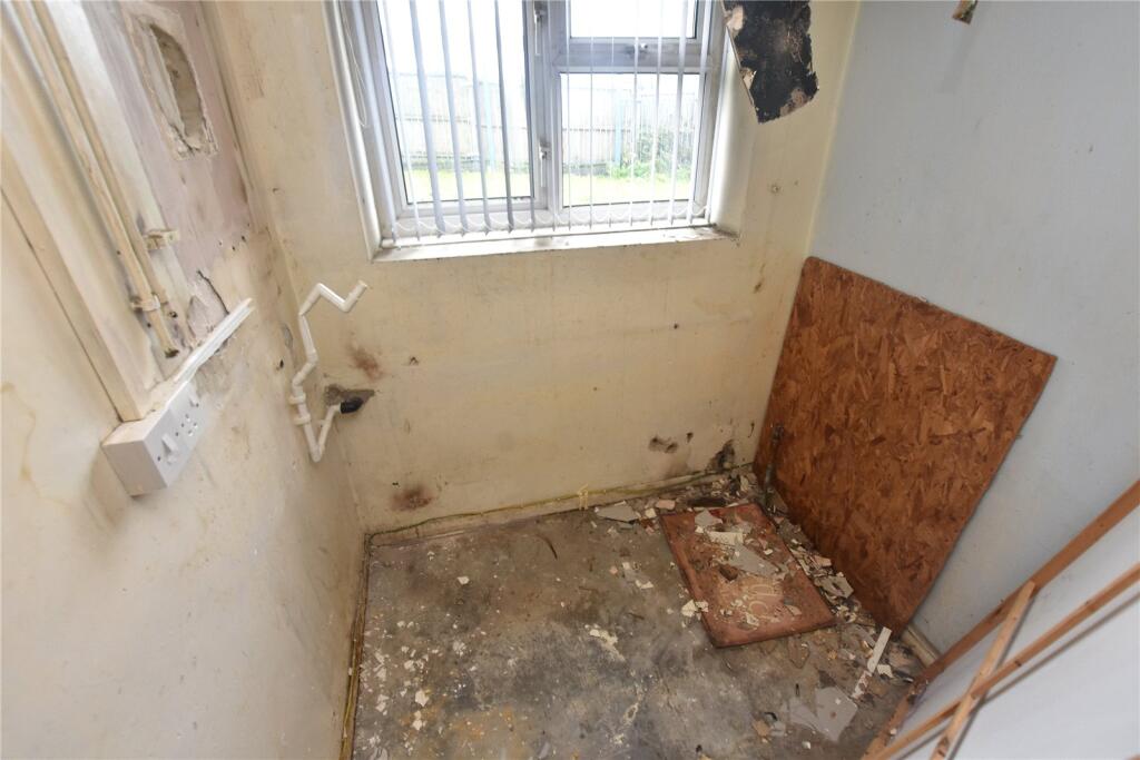 House in Bradford, Holmewood - View 4