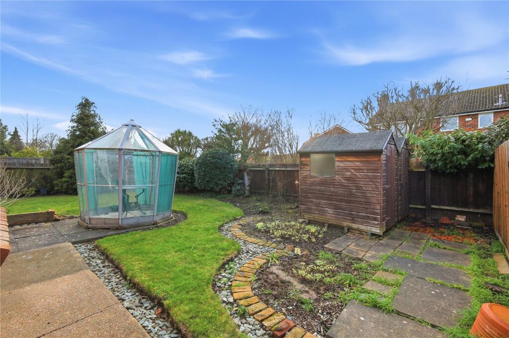 Willingale Way, Thorpe Bay, Essex, SS1 photo 4