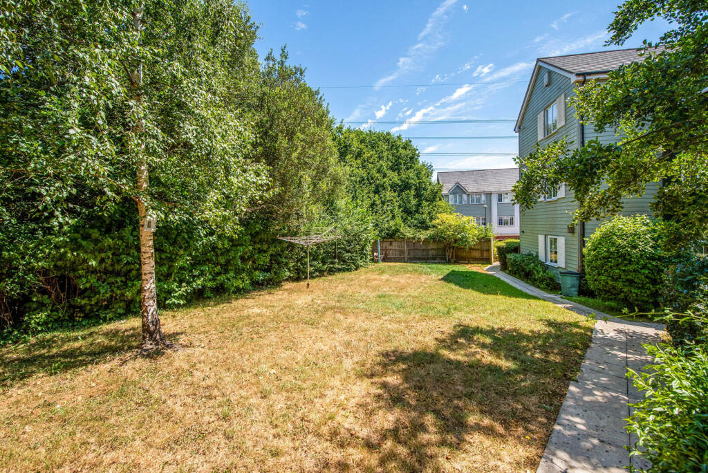 Bedford Drive, Fareham - View 4