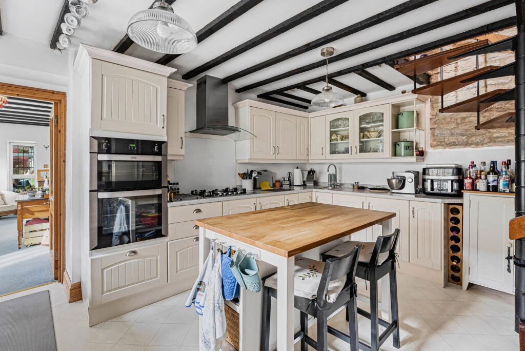 Main image of property: Cricklade Street, Cirencester, Gloucestershire, GL7