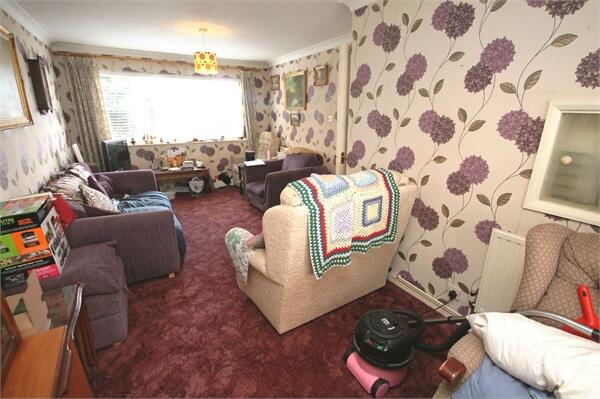 16, Woodfield Close photo 3