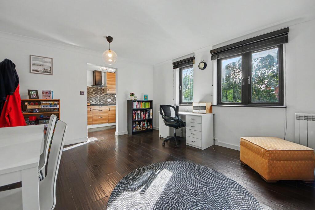 Apartment in Southampton, Merry Oak - More