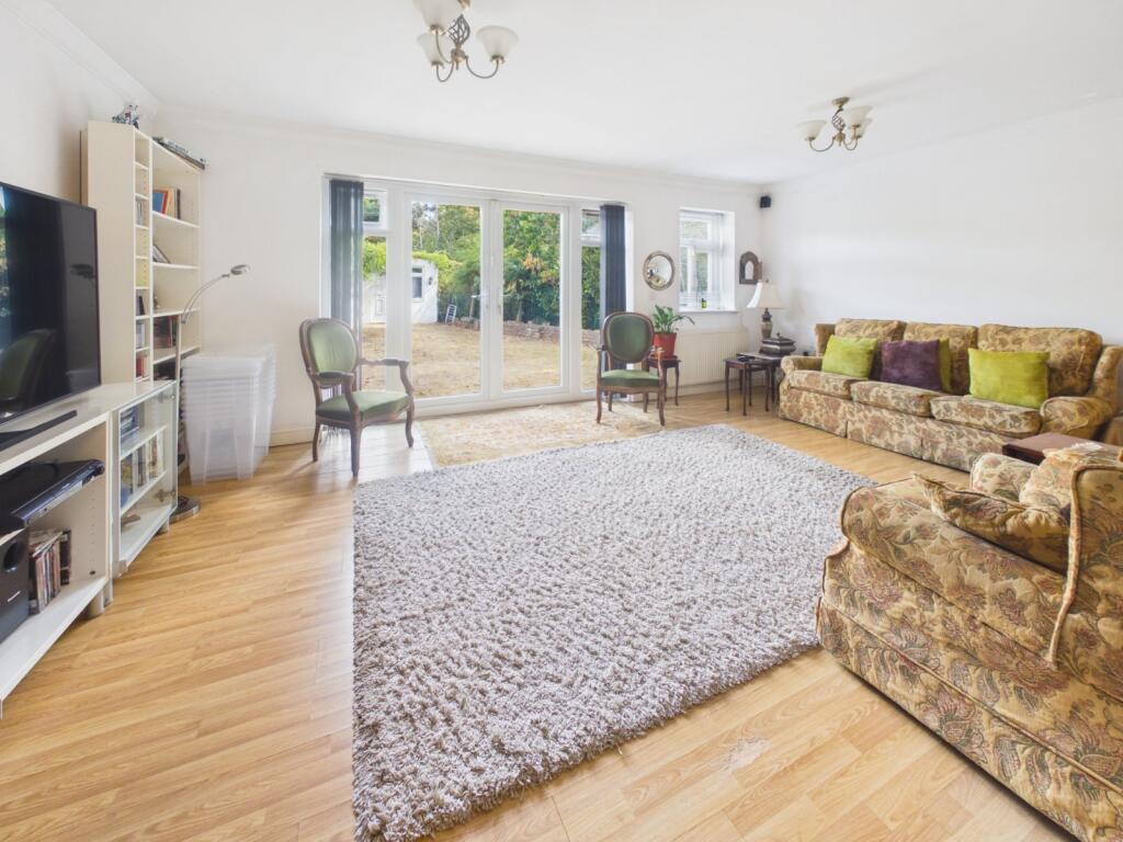 House in Slough - View 2