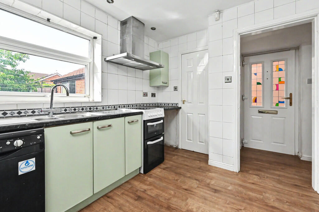 House in Newcastle-under-Lyme, Westbury Park - View 5