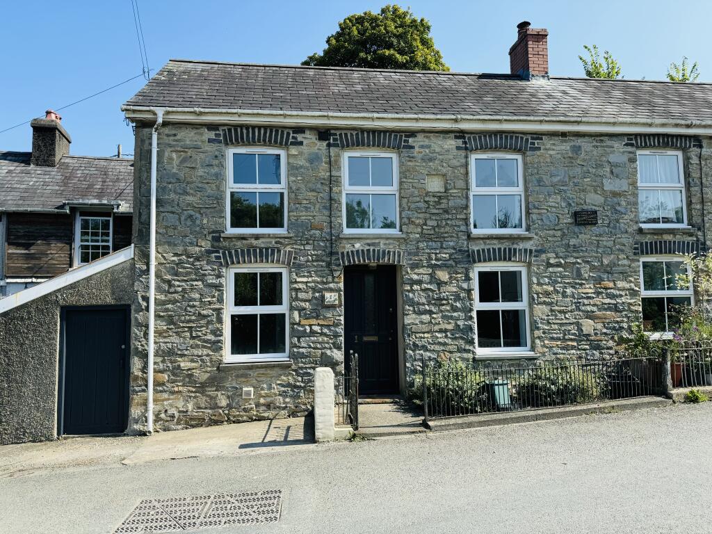 Main image of property: Cwrtnewydd, Llanbydder