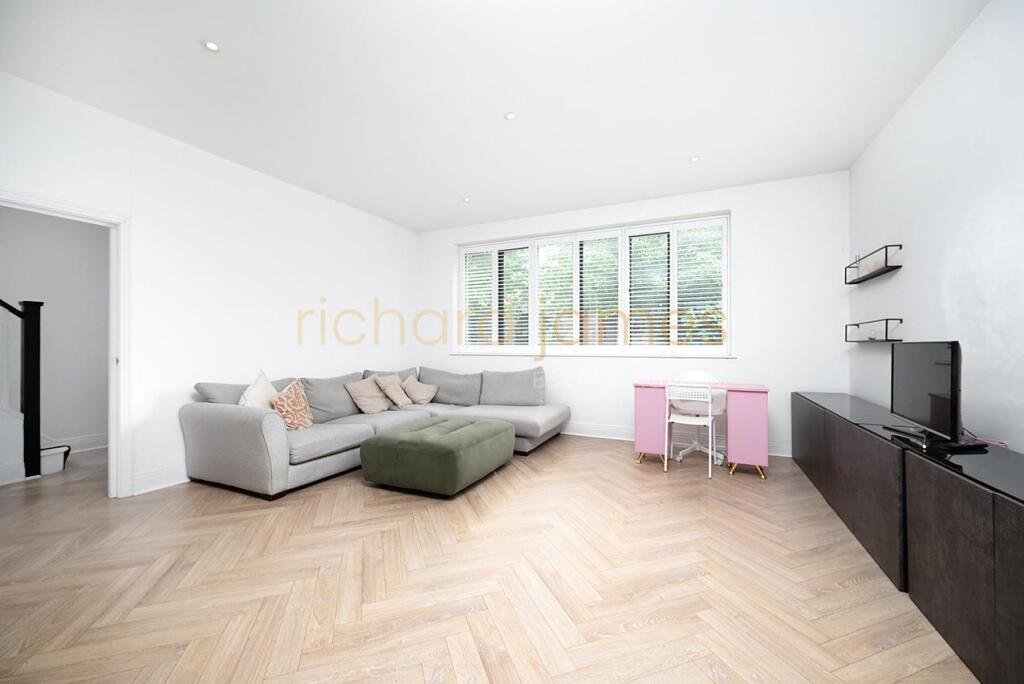 House in London - More
